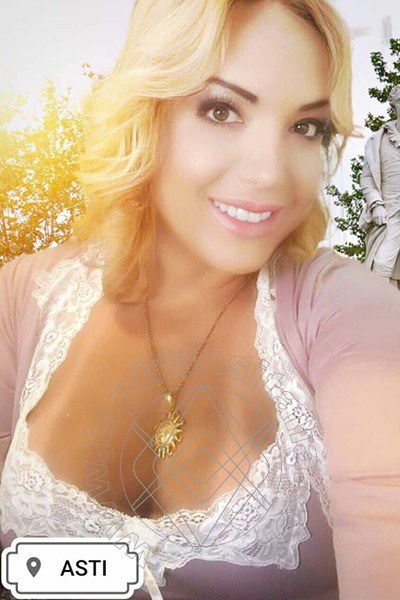 Foto selfie 75 di Dottoressa Mony transex Asti