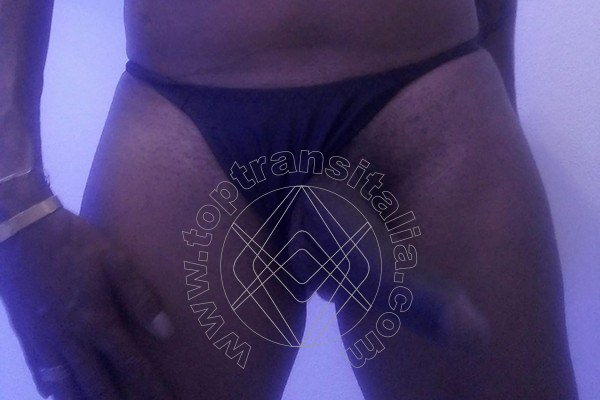 Foto selfie hot 7 di Jennifer Lopez transex Giussano