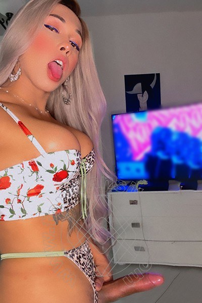 Foto selfie hot 10 di Ninfetta Geovanna transex Napoli