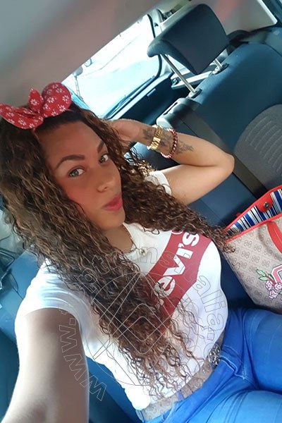 Foto selfie 21 di Beyonce transex Barletta