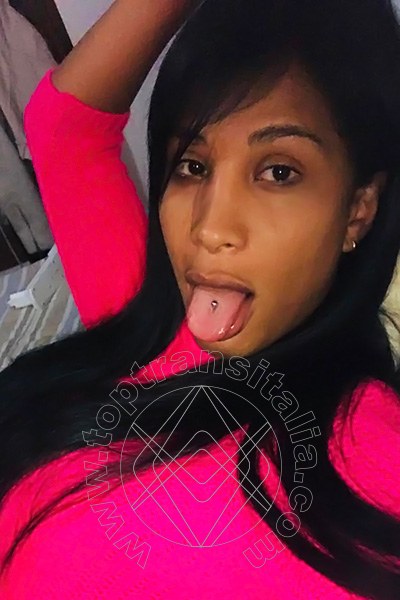 Foto selfie 36 di Mikaella Pimentell Pornostar transex Roma