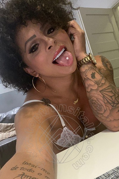 Foto selfie 6 di Thayla Santos Pornostar transex Milano