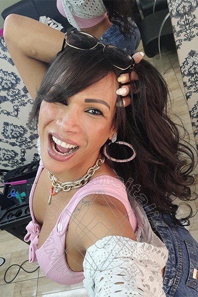 Foto selfie 37 di Jhoany Wilker Pornostar transex Bari