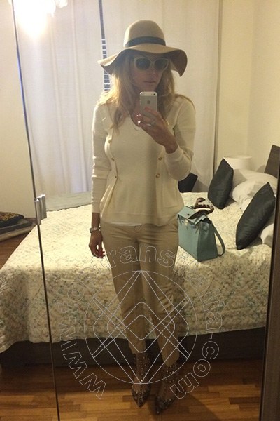Foto selfie 165 di Adriana Ventury Pornostar transex Roma