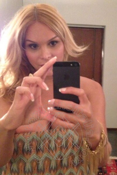 Foto selfie 170 di Adriana Ventury Pornostar transex Roma