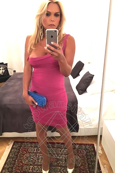Foto selfie 173 di Adriana Ventury Pornostar transex Roma