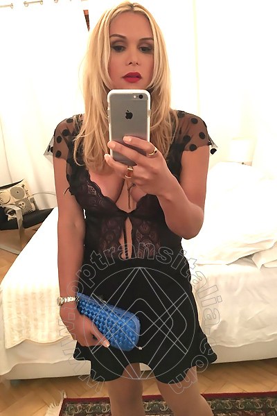 Foto selfie 172 di Adriana Ventury Pornostar transex Roma