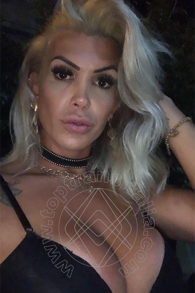 Foto selfie 3 di Julie Berdu Pornostar transex Parigi