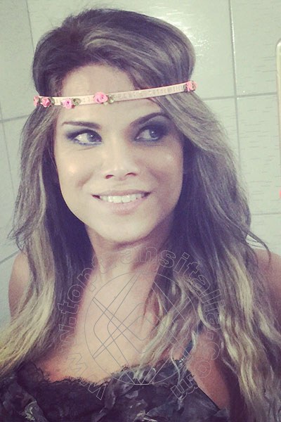 Foto selfie 68 di Hilda Brasil Pornostar transex Beausoleil