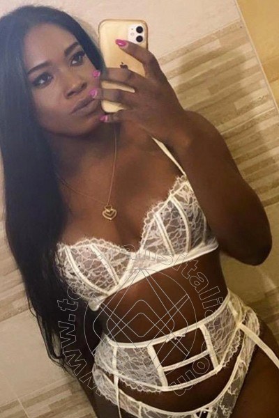 Foto selfie 19 di Paloma TerzaGamba transex Caserta
