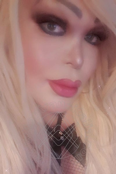 Foto selfie 48 di Roxanne transex Crotone