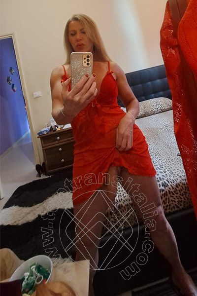 Foto selfie hot 8 di Selenia Blond transex Quartu Sant'elena