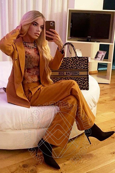 Foto selfie 97 di Rafaella Menicucci Xxl transex Milano