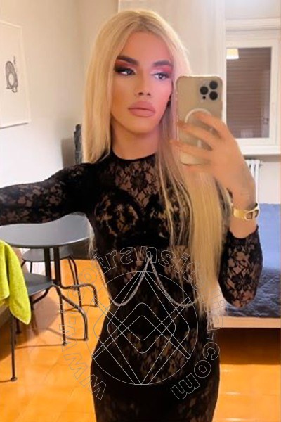 Foto selfie 92 di Rafaella Menicucci Xxl transex Milano