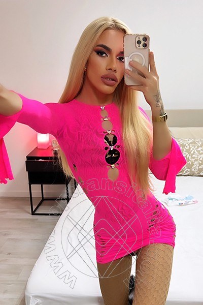 Foto selfie 90 di Rafaella Menicucci Xxl transex Milano