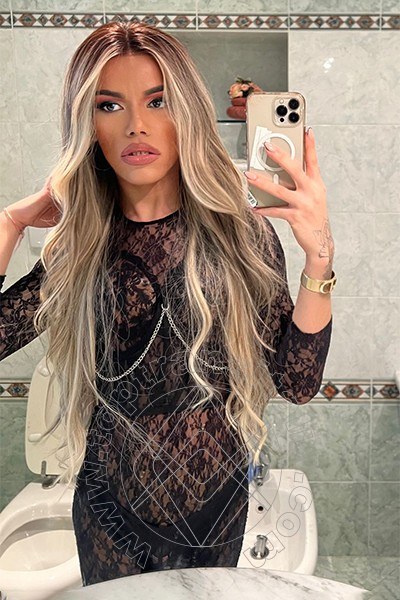 Foto selfie 87 di Rafaella Menicucci Xxl transex Milano