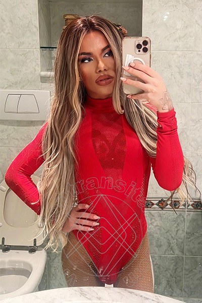 Foto selfie 80 di Rafaella Menicucci Xxl transex Milano