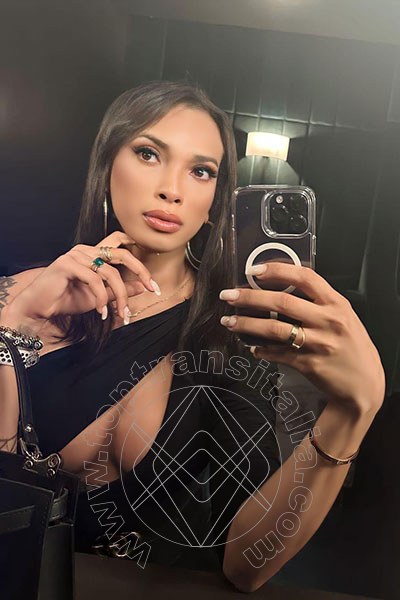 Foto selfie 12 di Arianna Ferrari Pornostar transex Napoli
