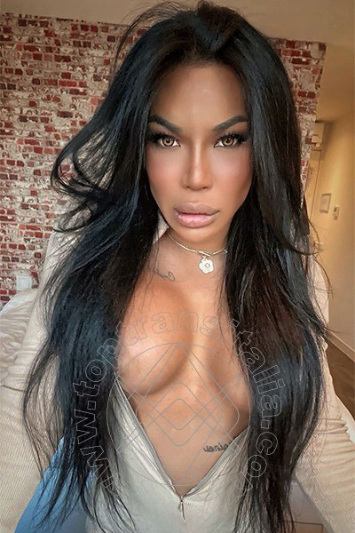 Foto selfie 2 di Mandy Asiatica transex Firenze