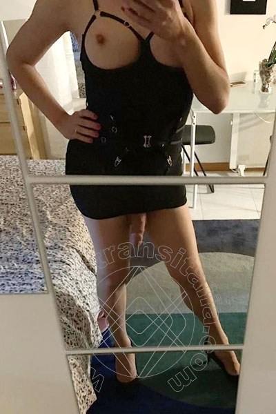 Foto selfie hot 2 di Michelly Ximenez Pornostar transex Parma