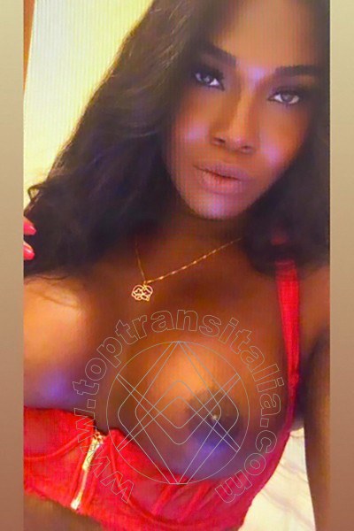 Foto selfie 18 di Paloma TerzaGamba transex Caserta