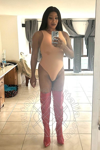 Foto selfie 2 di Adriana transex Napoli