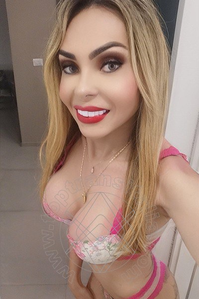 Foto selfie 9 di Chrystal Medeiros Pornostar transex Montesilvano