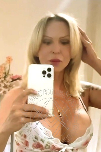 Foto selfie di Bianca Bulamark transex Martinsicuro