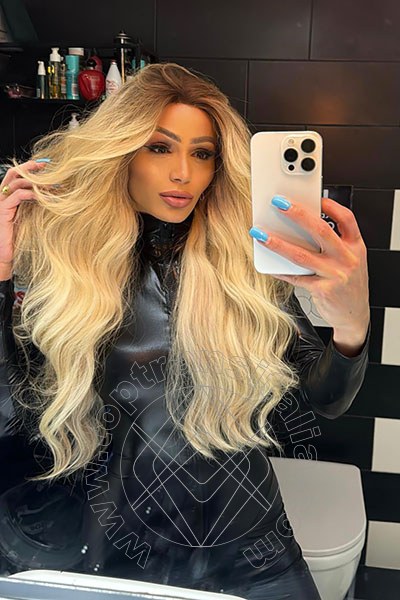 Foto selfie 22 di Fernanda Ambrosio transex Bologna