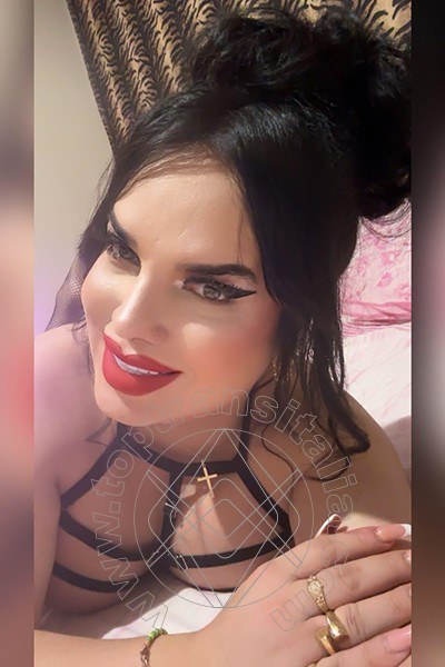 Foto selfie 2 di Cristina transex Foligno