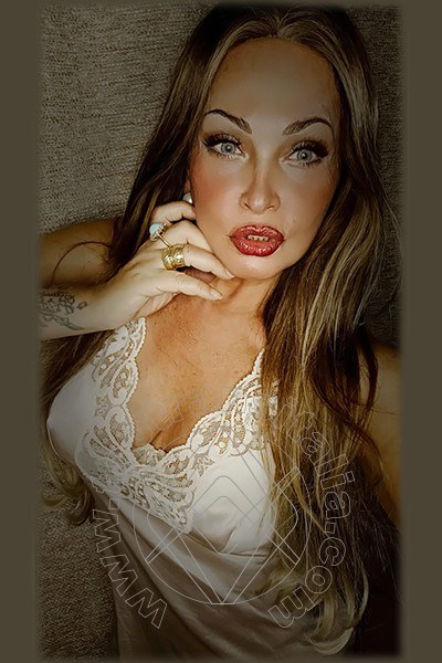 Foto selfie 23 di Dayane Callegare Pornostar transex Albissola Marina