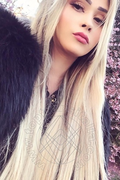 Foto selfie 1 di Leticia Rodrigues Pornostar transex Cannes