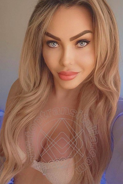 Foto selfie 5 di Chrystal Medeiros Pornostar transex Pescara