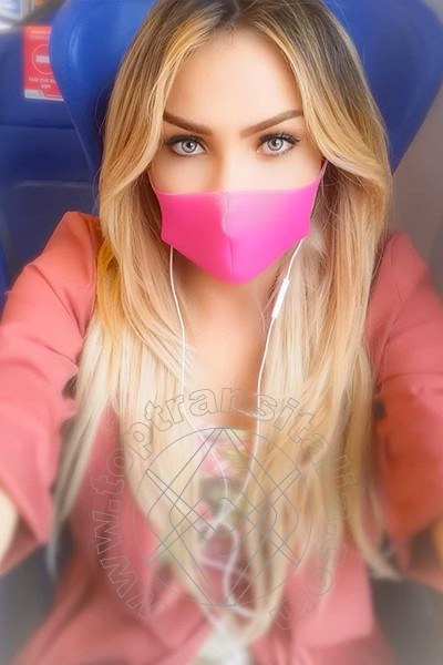 Foto selfie 6 di Chrystal Medeiros Pornostar transex Pescara