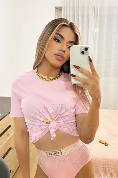 Foto selfie 61 di Rafaella Menicucci Xxl transex Milano