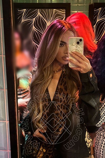 Foto selfie 55 di Rafaella Menicucci Xxl transex Milano