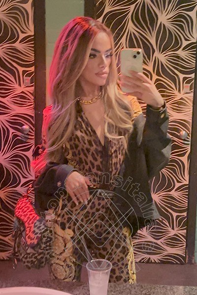 Foto selfie 54 di Rafaella Menicucci Xxl transex Milano