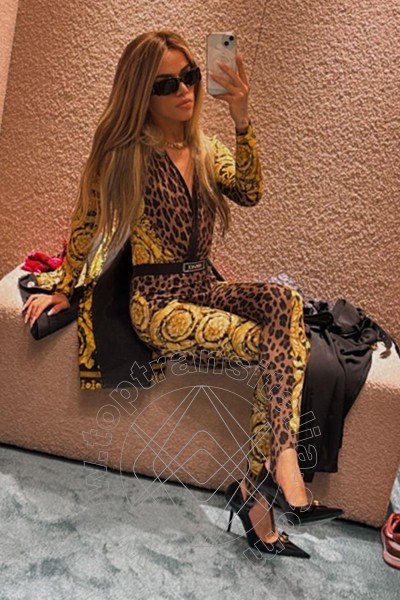 Foto selfie 53 di Rafaella Menicucci Xxl transex Milano
