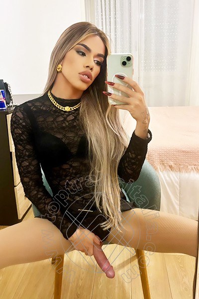 Foto selfie hot 23 di Rafaella Menicucci Xxl transex Napoli