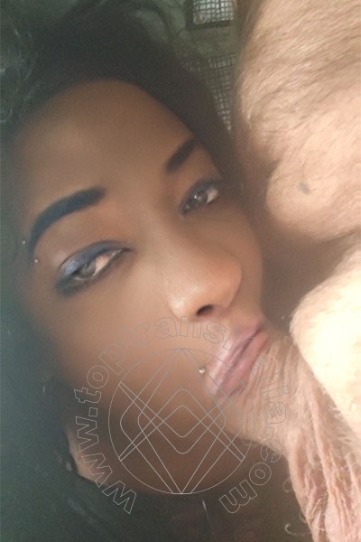 Foto selfie hot di Pamela Santina transex Massa