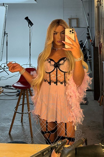 Foto selfie di Emma Xxl transex Napoli