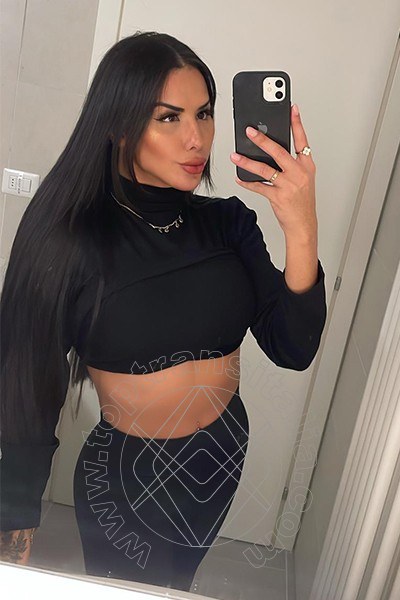 Foto selfie di Julia Azevedo transex Atene