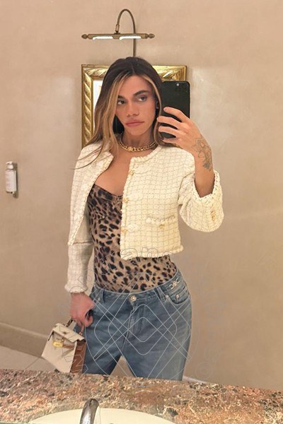 Foto selfie 10 di Rafaella Menicucci Xxl transex Milano