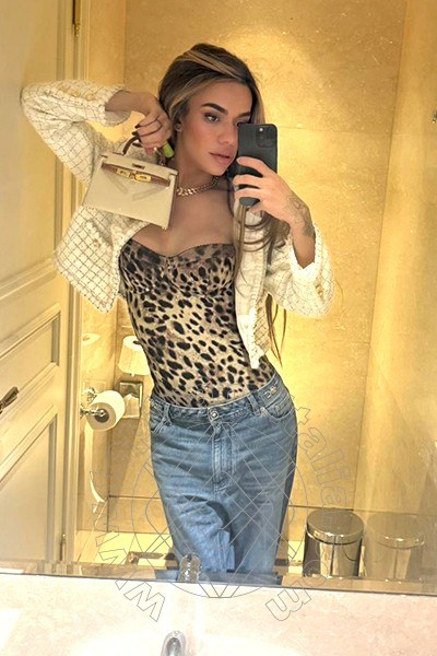 Foto selfie 9 di Rafaella Menicucci Xxl transex Milano
