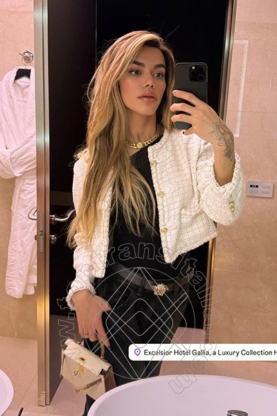Foto selfie 4 di Rafaella Menicucci Xxl transex Milano