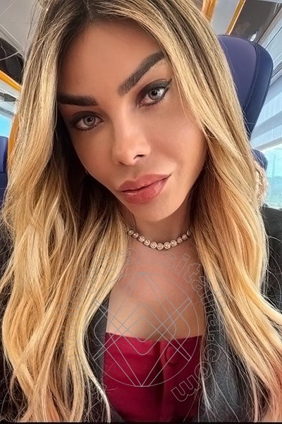 Foto selfie 1 di Chrystal Medeiros Pornostar transex Pescara