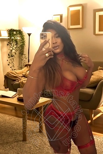 Foto selfie 2 di Viviane D'oro transex Milano