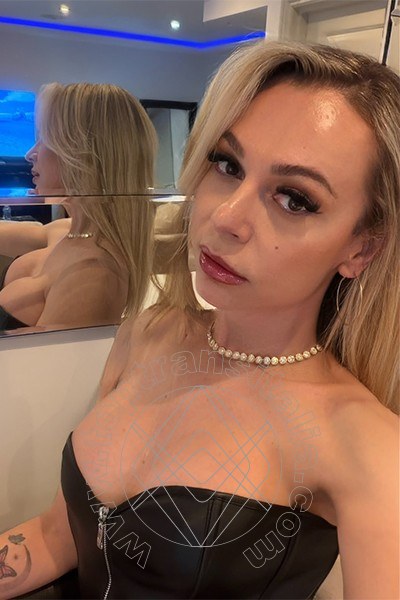 Foto selfie 8 di Michelly Ximenez Pornostar transex Parma