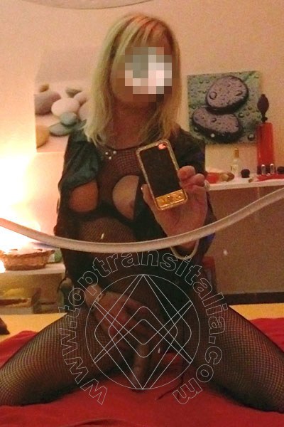 Foto selfie hot di Silvia Seneve transex Ginevra