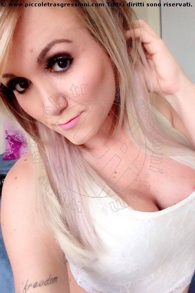 Foto selfie di Aliny Ferraz transex Porto Alegre